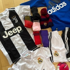 サッカーバッグ、ウェアなどの画像