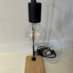 IKEA テーブルランプの画像