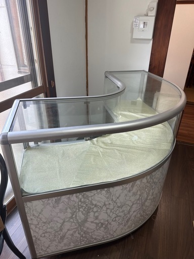 中古品　ショーケース①