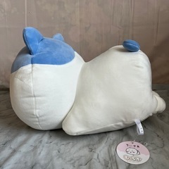 ちいかわ もっちるねそべりBIGぬいぐるみ ハチワレの画像