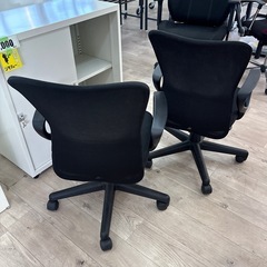 事務用イス  黒  在庫2点  1脚1,500円の画像