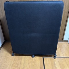 折り畳みベットの画像