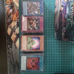 遊戯王引退品まとめ売りです！2900枚以上の画像