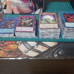 遊戯王引退品まとめ売りです！2900枚以上の画像