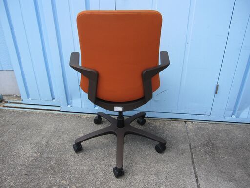 事務イス　オレンジ　イトーキ製モーブ　KF-615GB-K1K1D3
