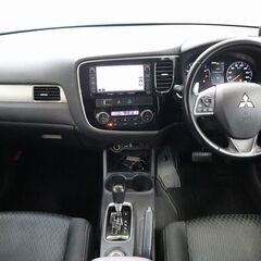 ✨🎉【車を買うなら今が超チャンス！】🎉✨ オトロン岐阜店イチオシ！大人気の『三菱 アウトランダー 24G ナビパッケージ』登場🎊最大10万円がお得🎊 期間限定キャンペーン実施中！の画像
