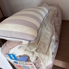 しまむらの敷布団、枕、敷きパッド、掛け布団セットの画像