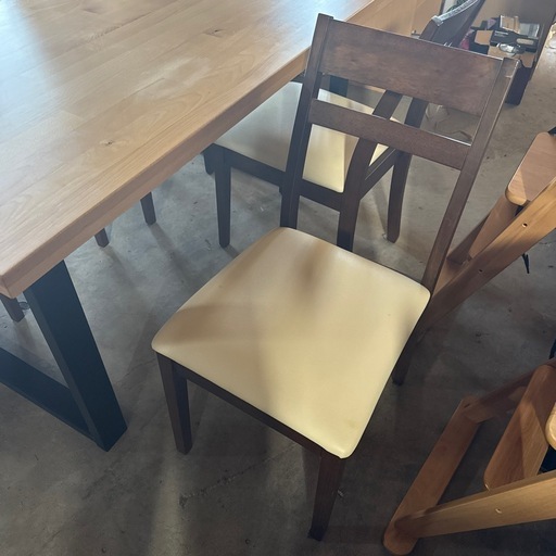 2セットあります！　ニトリ 4人用ダイニングセット 