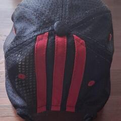 adidasキャップの画像