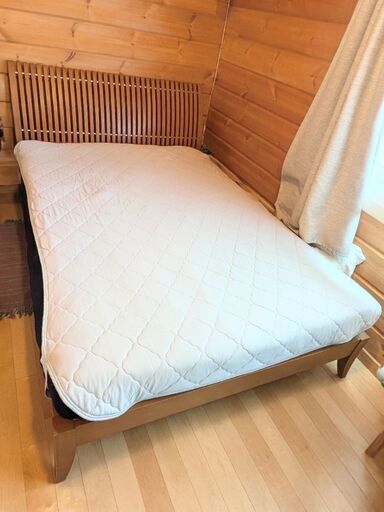 ダブルベッドフレーム＋マットレス