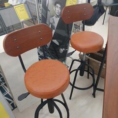 【ドリーム尾浜店】簡易バーテーブル3点セット　BR/BK　※机グラつきあり　※机、椅子両方キズ、スレあり 高さ(H)91× 幅(W)100cm× 奥行(D35cmの画像