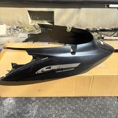 アドレスv125 純正リアカウル　ガンメタの画像