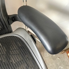 【武蔵小山店】 Aeron Chairs ハーマンミラー hermanmiller アーロンチェア 検　ランバーサポート　スタンダード　タイプ　座メッシュ 　デスクチェア　OAチェア　メッシュ　ポリッシュの画像