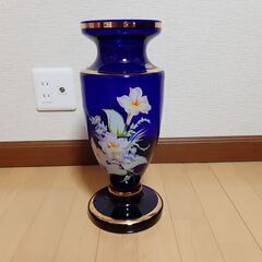 クリスタレックス ボヘミア ガラス 花瓶 青 紺 ブルー 花柄の画像