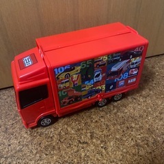 （大きめ）車のおもちゃの画像