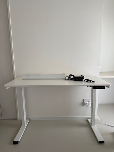 昇降式デスク　白