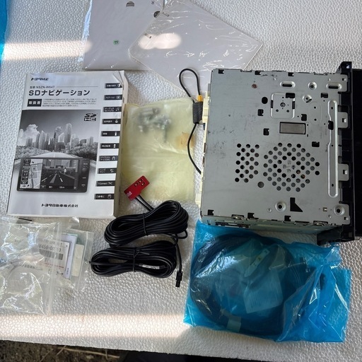 トヨタ純正品カーナビです、地図は2016年です。