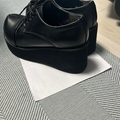 厚底な靴　25センチの画像