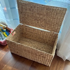 編み込みバスケットの画像
