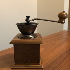 手挽きコーヒーミルの画像