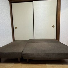 【2人掛けソファ】オットマン付き！ソファにもベッドにもの画像