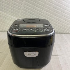 🉐シンプルブラック炊飯器の画像