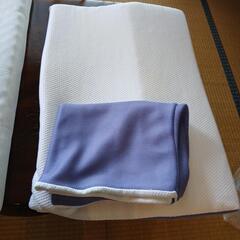 低反発シングル用マットレスと枕の画像