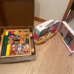 アンパンマン はじめてのつみきセット　救急車 いっしょにおいしゃさんごっこ　くまのプーさん 布絵本　不思議な鏡の自分に夢中集中ドームミラーの画像