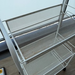 IKEAフォームマットレス 140x200 cm, ワゴン26x48x77 cmの画像