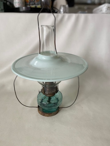 オイルランプ ランタン 淡いグリーンがかったガラスシェード 吊り下げランプ 気泡の入った古いガラスのオイルランタン キャンプ 4