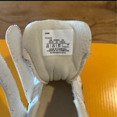 子供靴　asics sukusuku ホワイト13.0 cmの画像