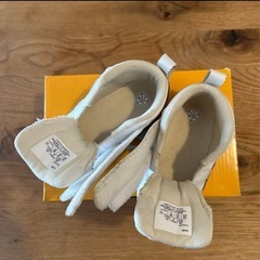 子供靴　asics sukusuku ホワイト13.0 cmの画像