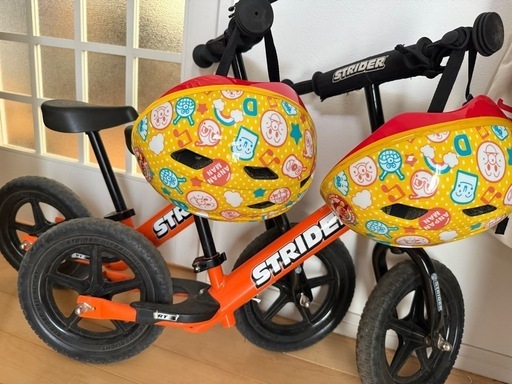 4点セット！ストライダー２台+アンパンマンヘルメットセット