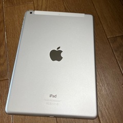 【まとめ売りあり】iPad Air（初代）Wi-Fiモデル／16GB／ホワイト＋Lightningケーブル付属の画像