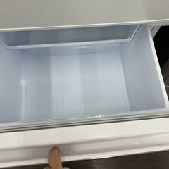 【リユ-スのサカイ広島石内店】ジモティ割！/３ドア冷蔵庫/三菱/2018年製/クリ-ニング済み/HG-7038/広島市 冷蔵庫　佐伯区 冷蔵庫　南区 冷蔵庫　西区 冷蔵庫　東区 冷蔵庫　中区 冷蔵庫　安佐南区 冷蔵庫　安佐北区 冷蔵庫　安芸区 冷蔵庫　府中町 冷蔵庫　海田町 冷蔵庫　熊野町 冷蔵庫　坂町 冷蔵庫　廿日市市 冷蔵庫の画像