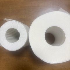  使い切ってないトイレットペーパーの画像
