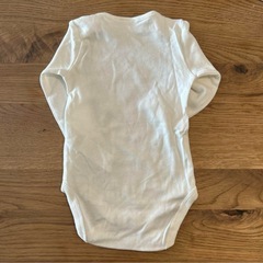 ZARAロンパース2枚セット（クリーム・グレー）の画像