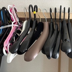 無料 ハンガー 40本くらいの画像