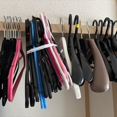 無料 ハンガー 40本くらいの画像
