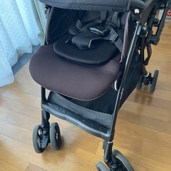 Apricaのベビーカー、ラクーナビッテソファークッションの画像