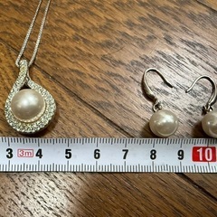 八月末までの出品⭐︎パールネックレス&ピアスの画像