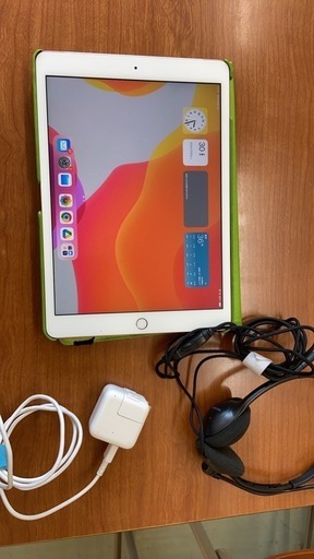 i PAD  カバー•充電器•ヘッドセット付