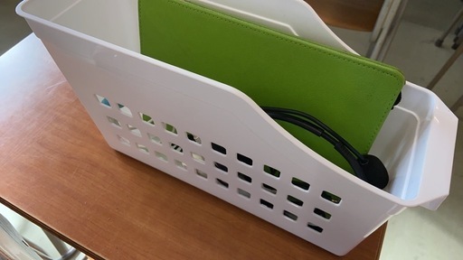 i PAD  カバー•充電器•ヘッドセット付