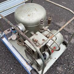  HITACHI  日立　エアーコンプレッサー　SU-7S  の画像