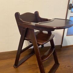 ハイチェアー　お近くでしたらお届けします の画像