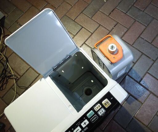 コロナ 石油ファンヒーター 2016年製 木造～10畳 コンクリート～13畳