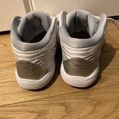 バッシュ23センチの画像