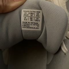 バッシュ23センチの画像