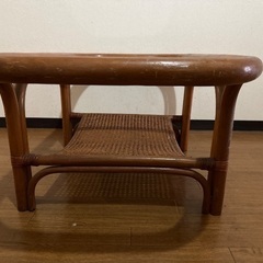 ガラス天板　藤ローテーブルの画像