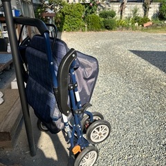 シルバーカー　　　老人用手押し車の画像